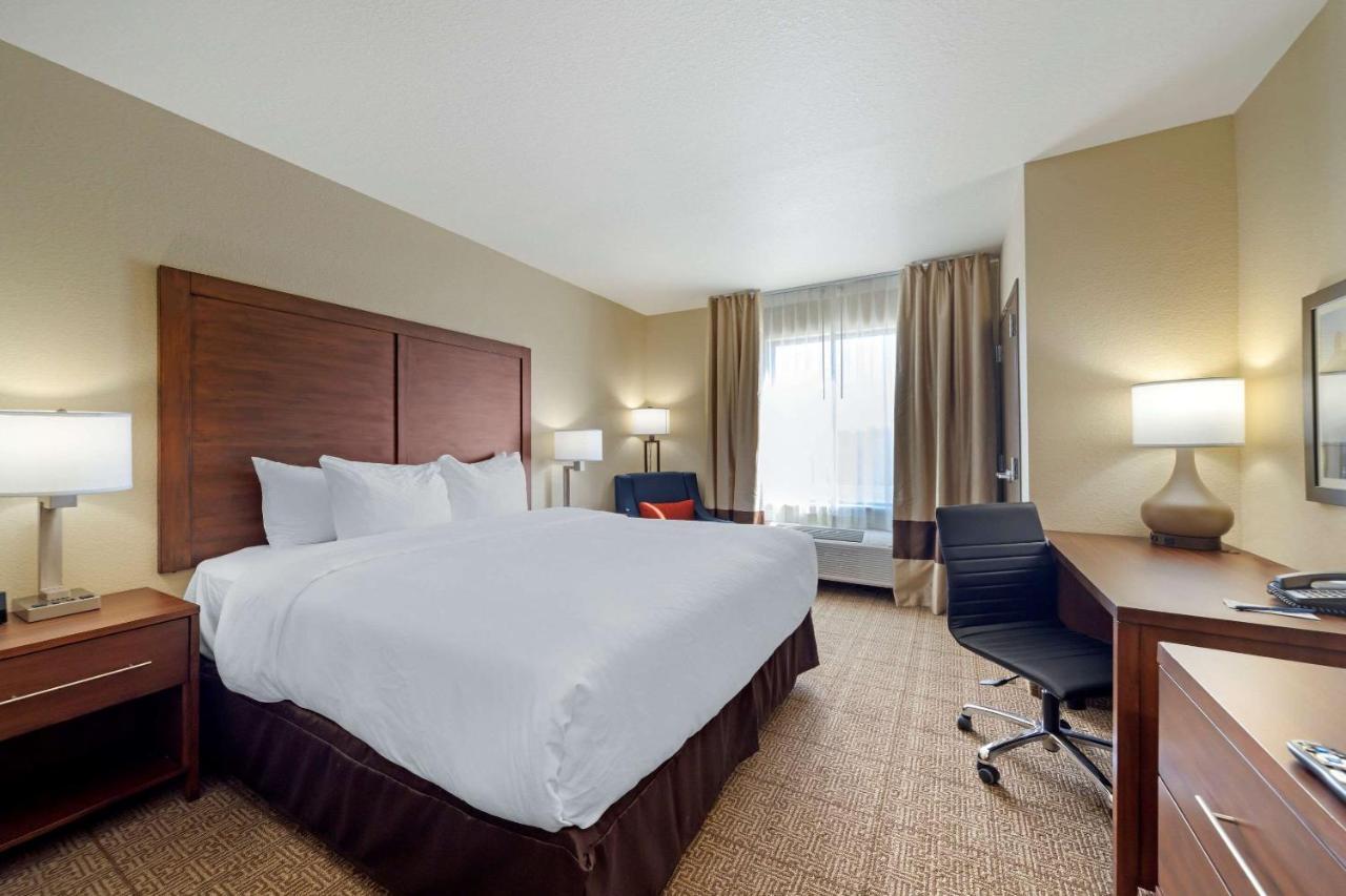 Comfort Inn & Suites Harrah Choctaw 外观 照片