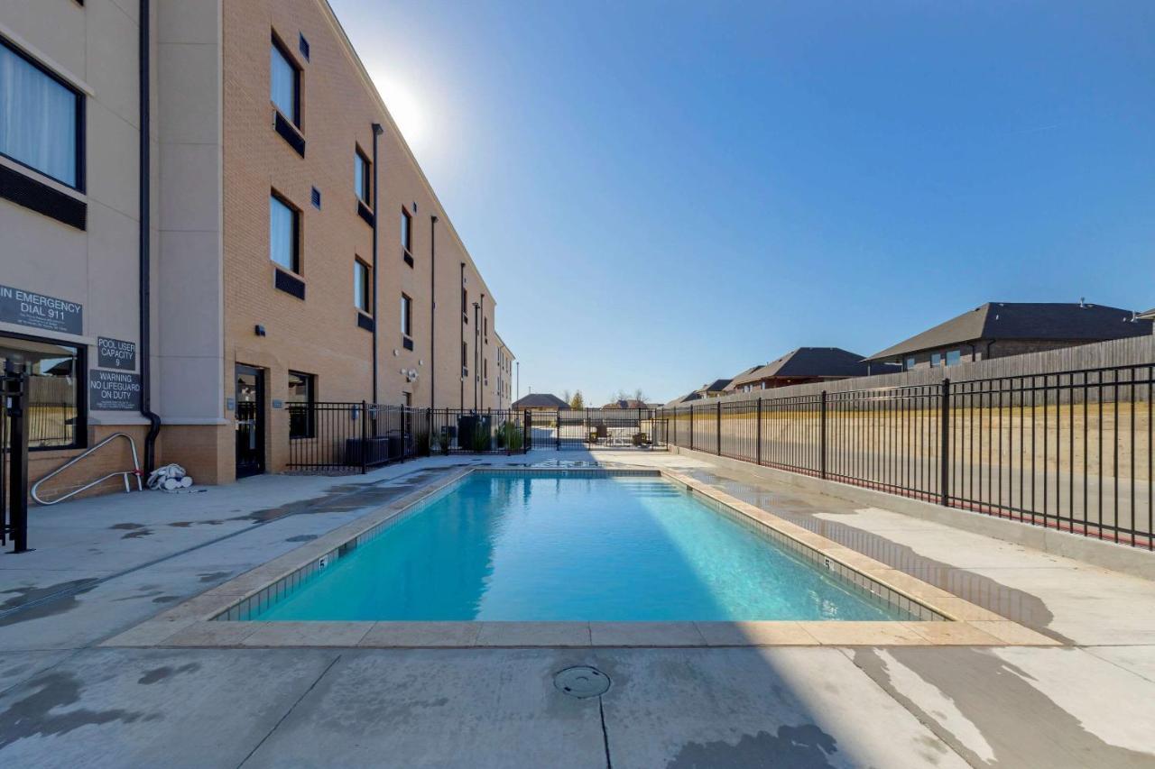 Comfort Inn & Suites Harrah Choctaw 外观 照片