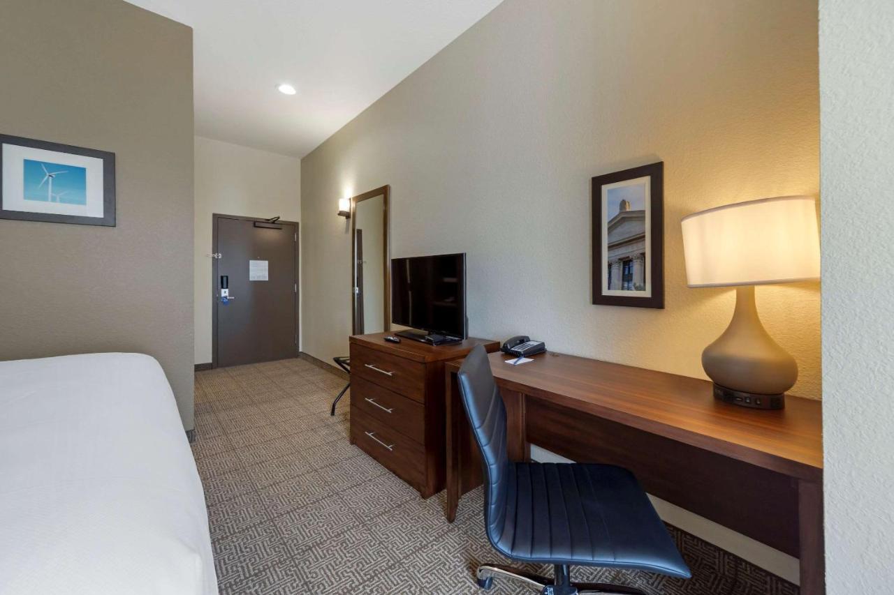 Comfort Inn & Suites Harrah Choctaw 外观 照片