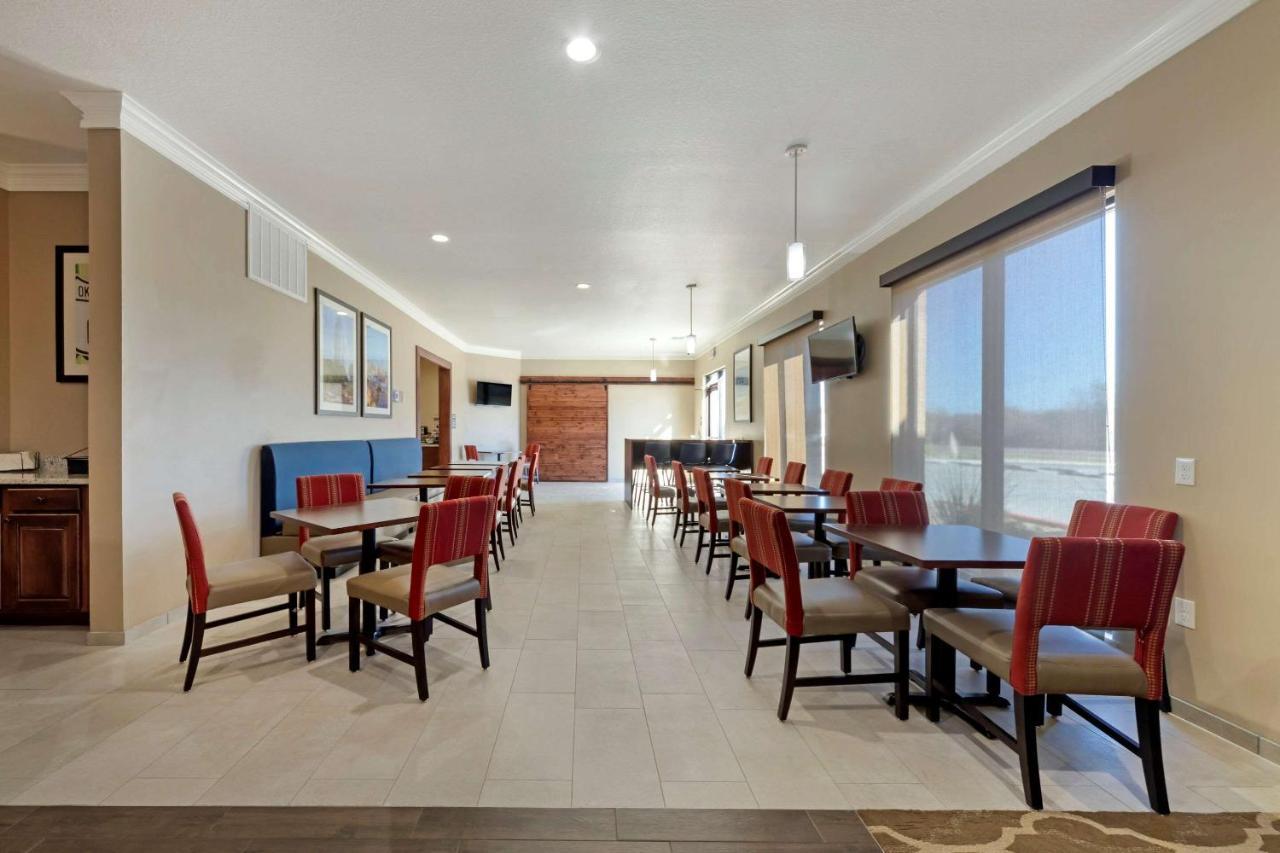 Comfort Inn & Suites Harrah Choctaw 外观 照片