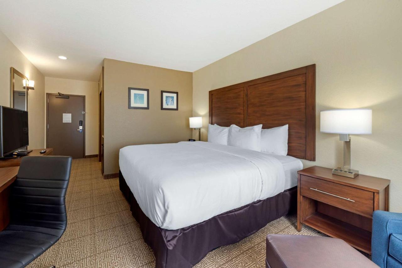 Comfort Inn & Suites Harrah Choctaw 外观 照片