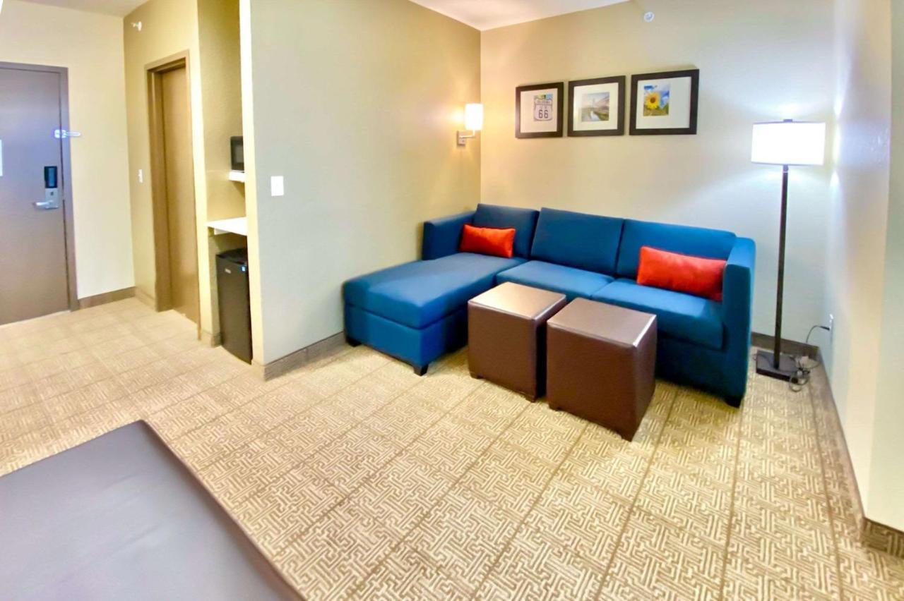 Comfort Inn & Suites Harrah Choctaw 外观 照片