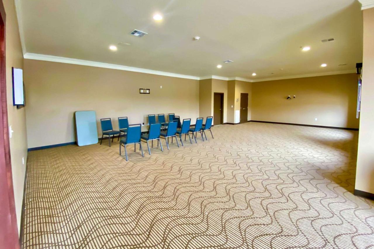 Comfort Inn & Suites Harrah Choctaw 外观 照片