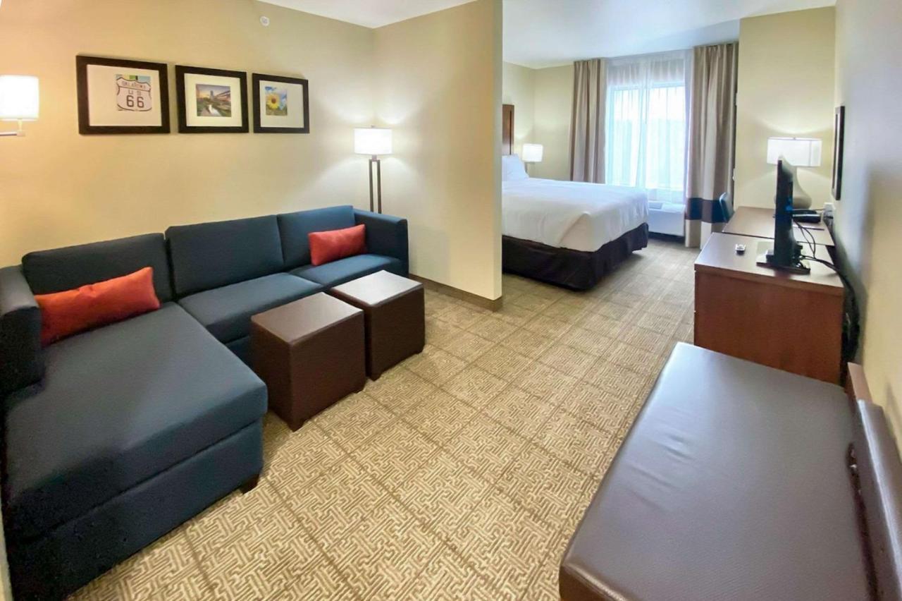 Comfort Inn & Suites Harrah Choctaw 外观 照片